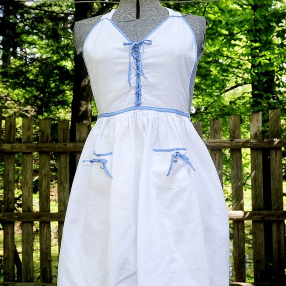 Vintage 60s 'Swiss Miss' Style White Cotton Full Bib Apron Blue Trim Cottagecore - Picture 9 of 9